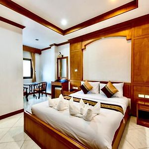 Magnific Guesthouse Patong